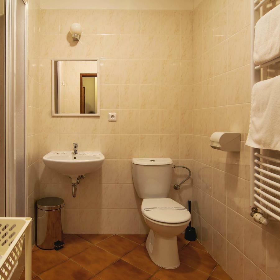 Romania Karlovy Vary Ngoại thất bức ảnh